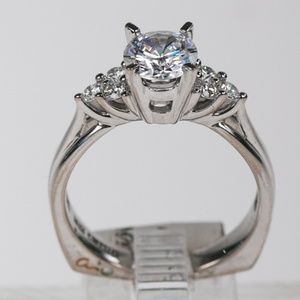 Brand New Leftover Jewelry Inventory From Spinelle